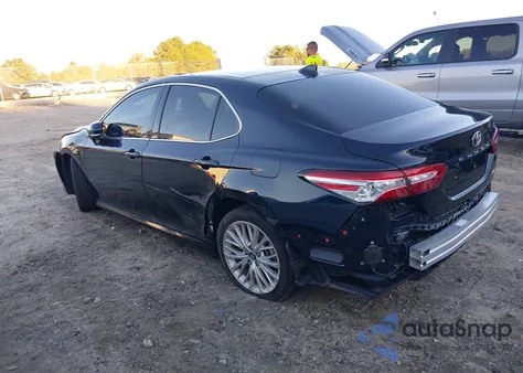 2020 Toyota Camry Xle z USA, uszkodzony, nr VIN 4T1F11AK6LU859115